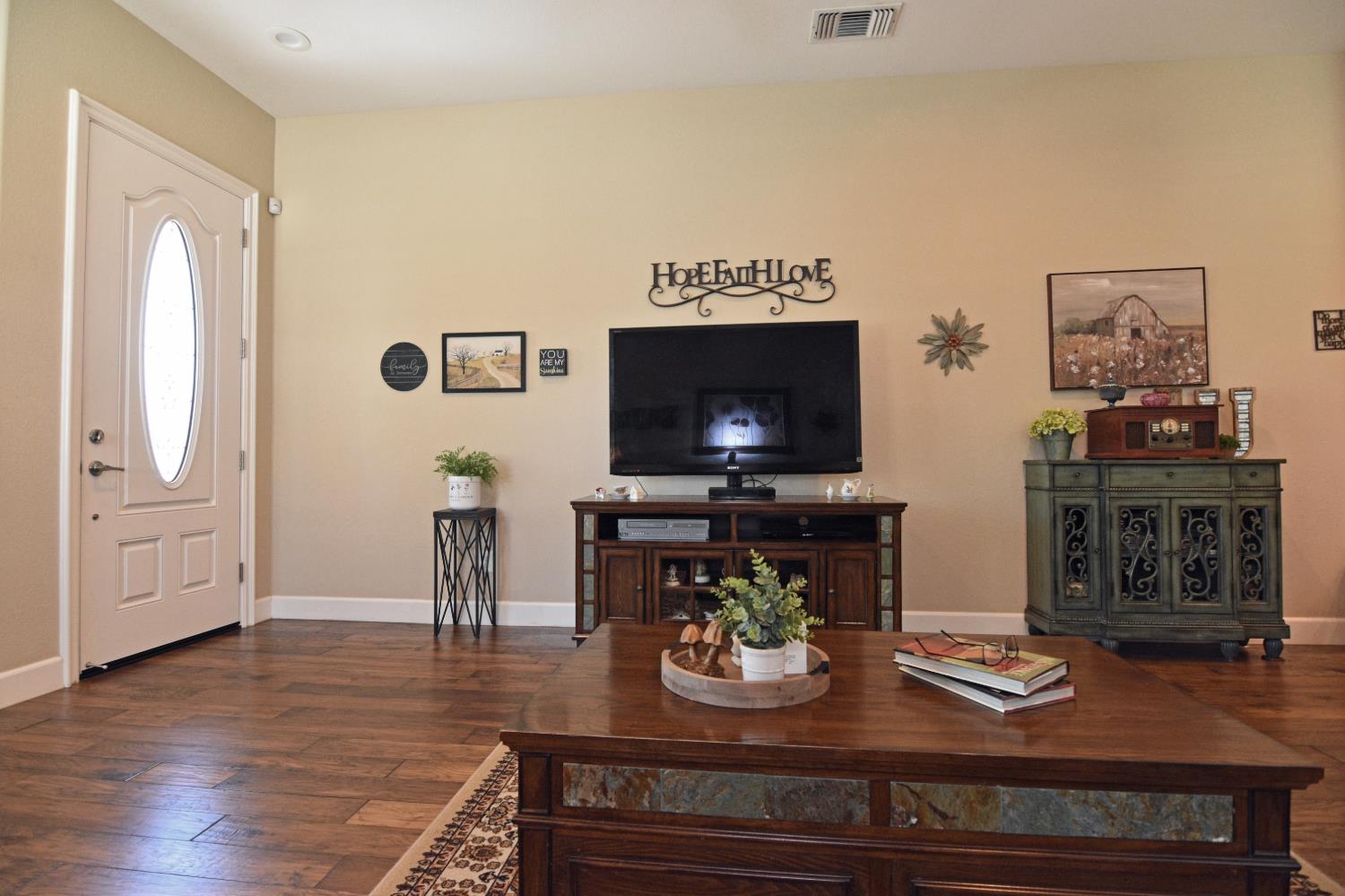 2260 State St, Turlock, CA 95380