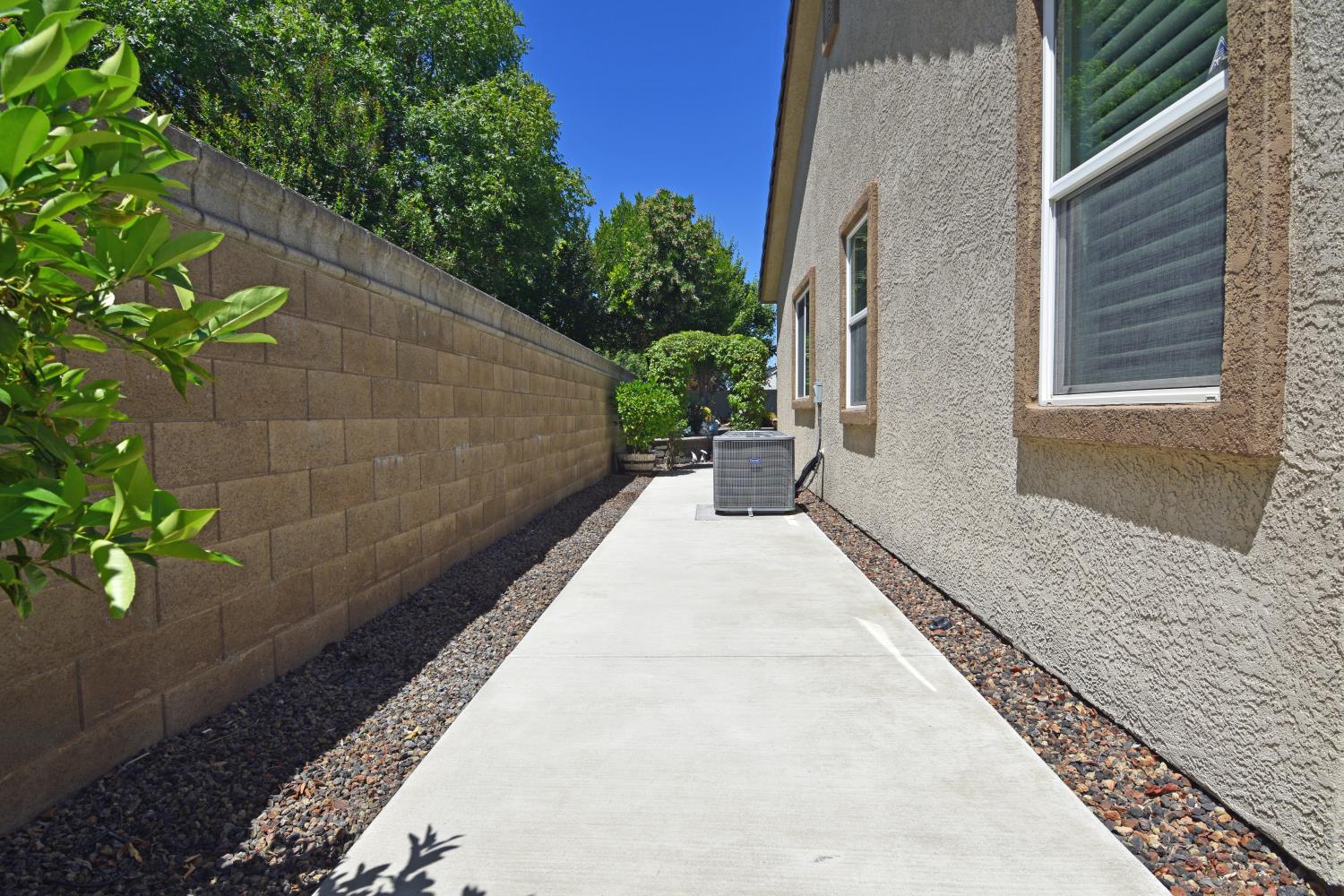 2260 State St, Turlock, CA 95380