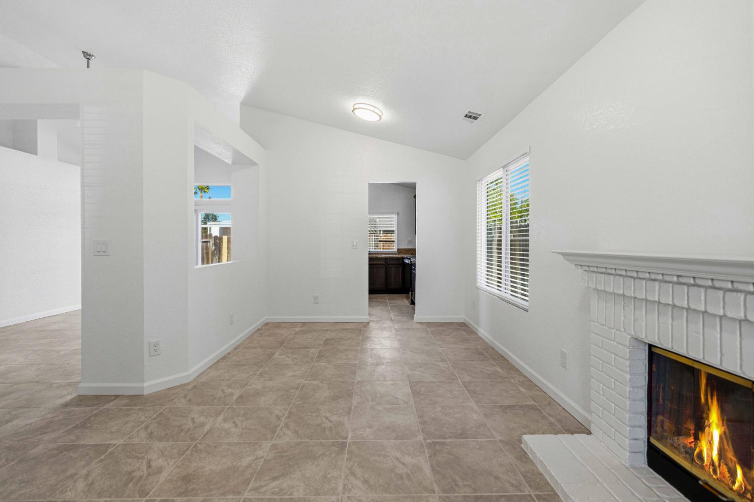 1316 Riverette Dr, Modesto, CA 95351