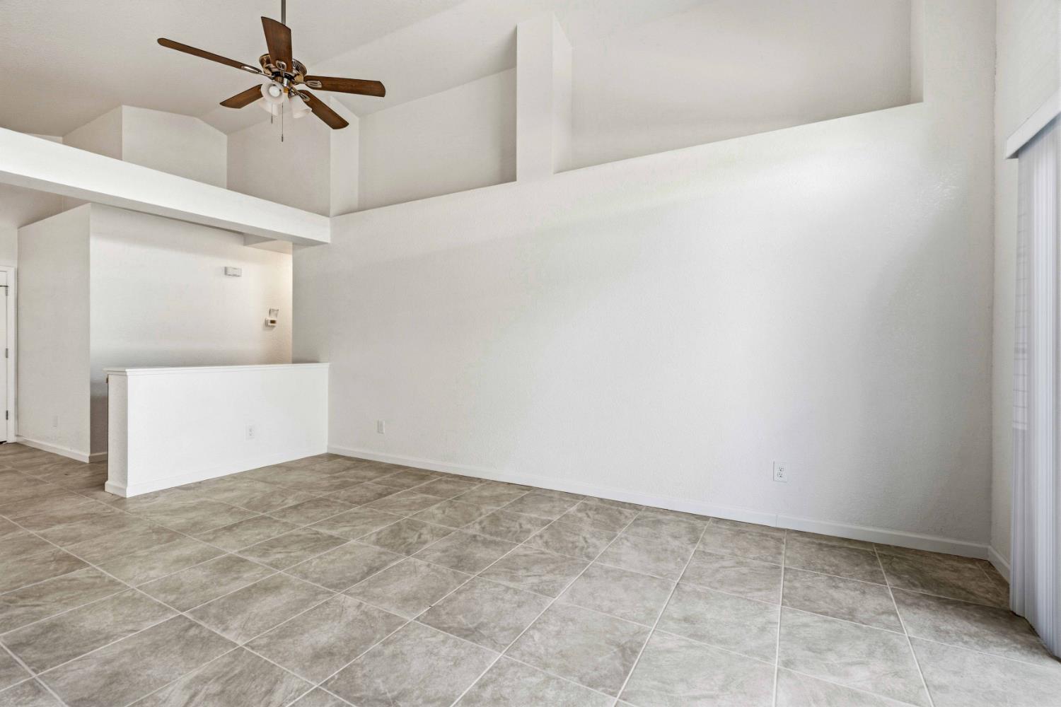 1316 Riverette Dr, Modesto, CA 95351