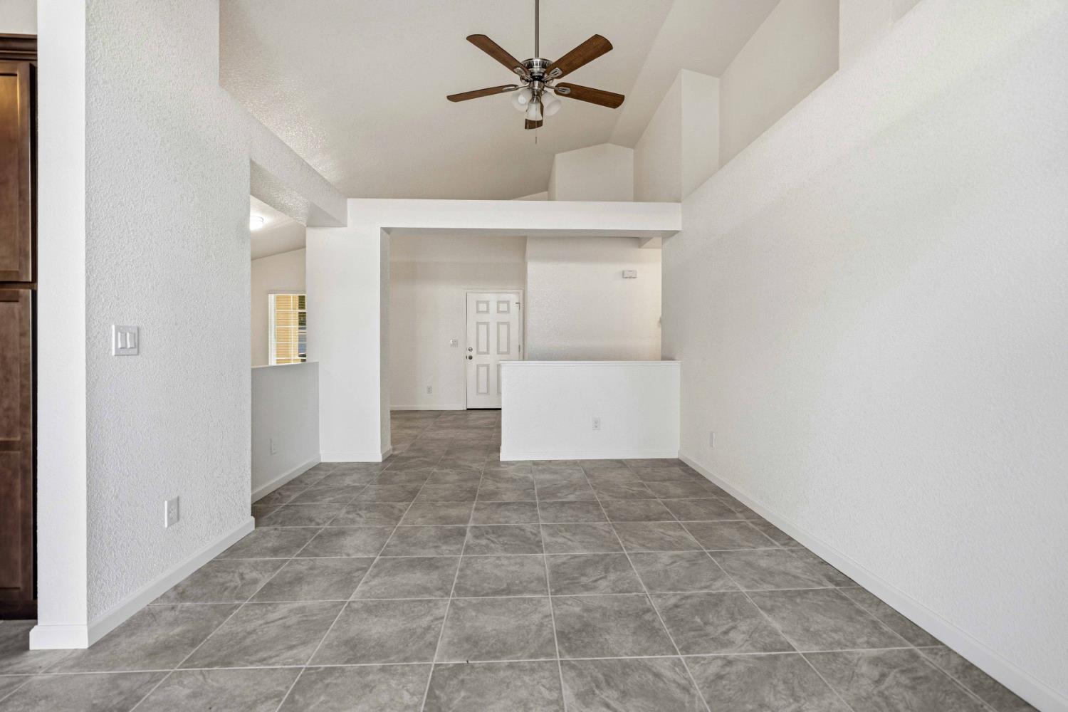 1316 Riverette Dr, Modesto, CA 95351