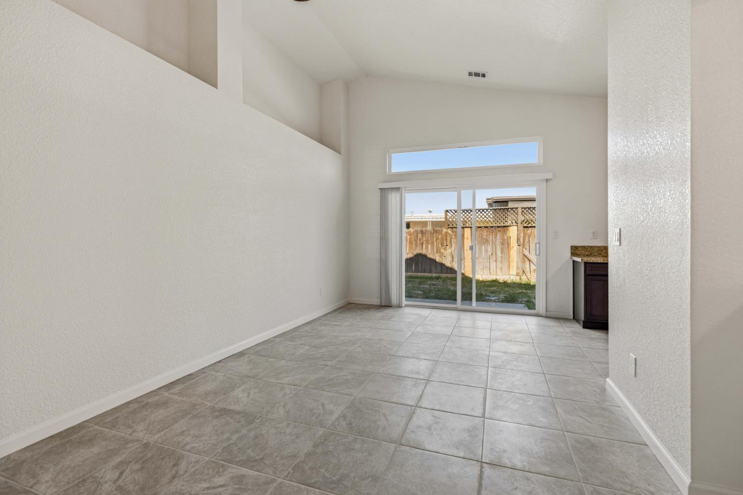 1316 Riverette Dr, Modesto, CA 95351