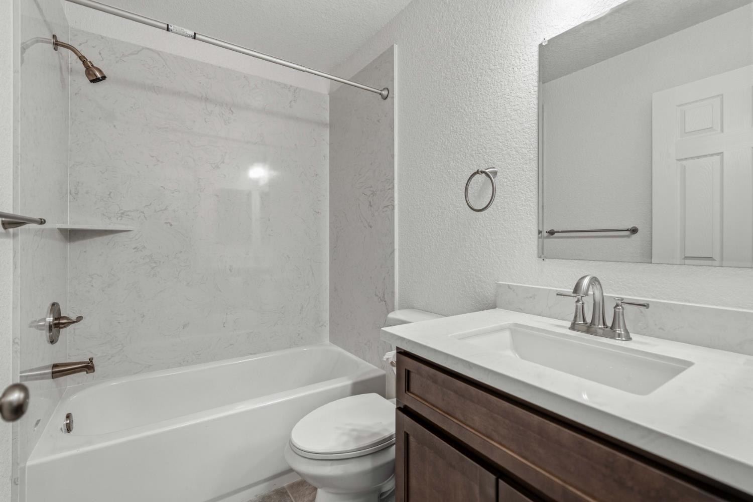 1316 Riverette Dr, Modesto, CA 95351