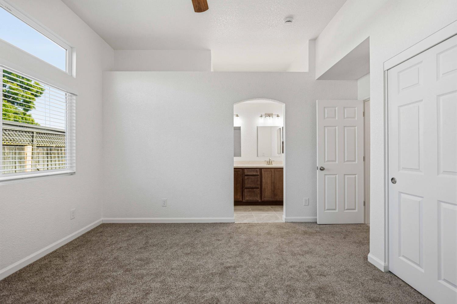 1316 Riverette Dr, Modesto, CA 95351