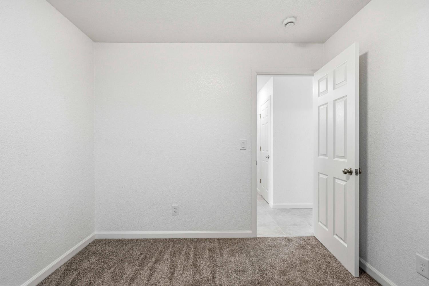 1316 Riverette Dr, Modesto, CA 95351