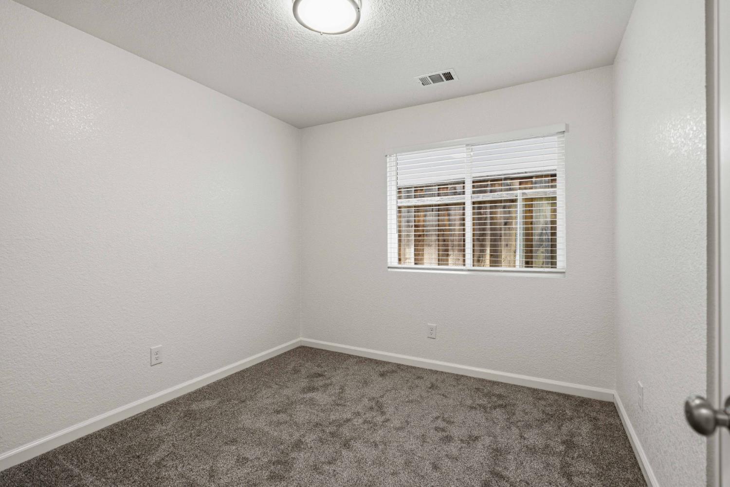 1316 Riverette Dr, Modesto, CA 95351