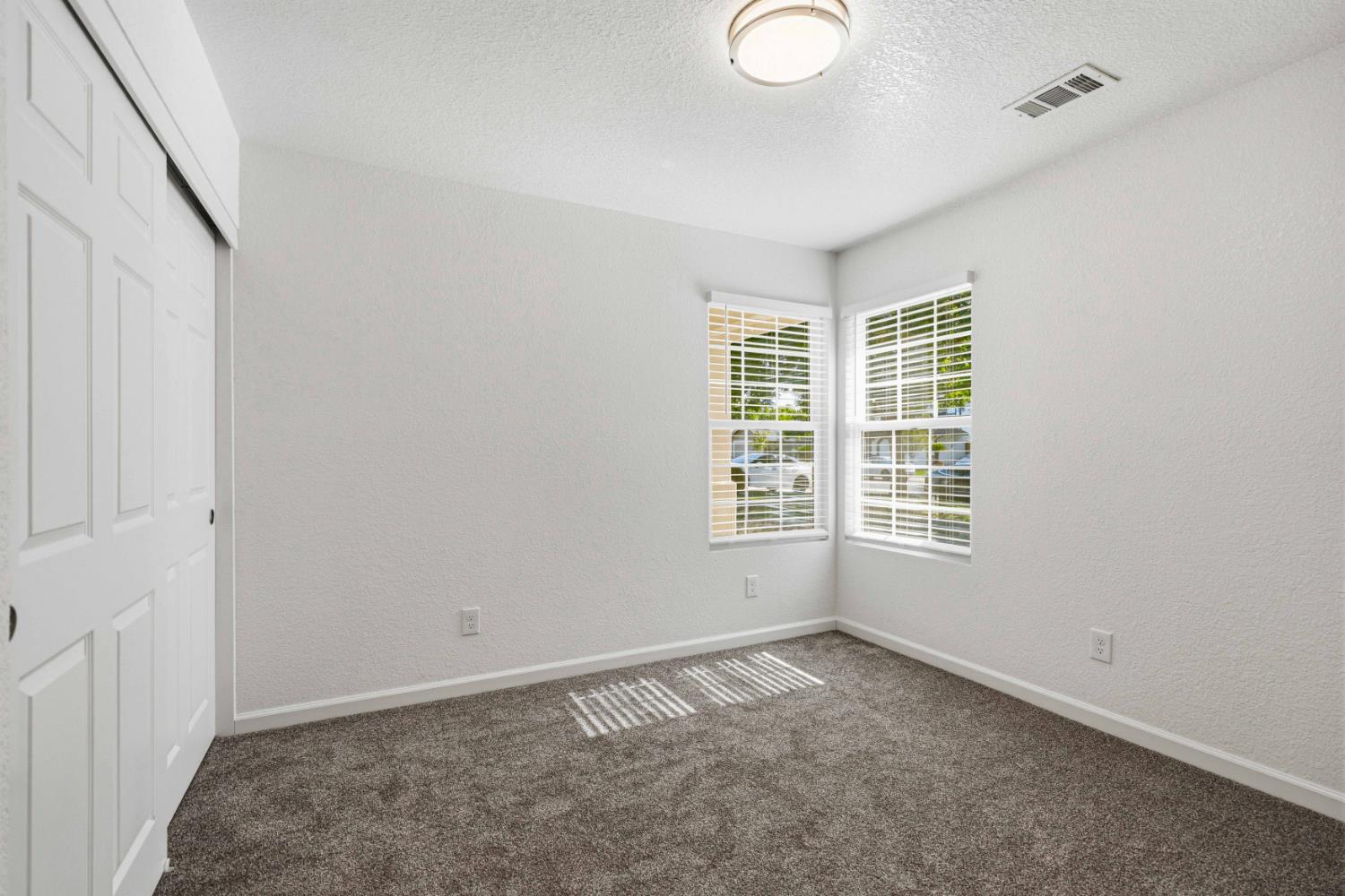 1316 Riverette Dr, Modesto, CA 95351