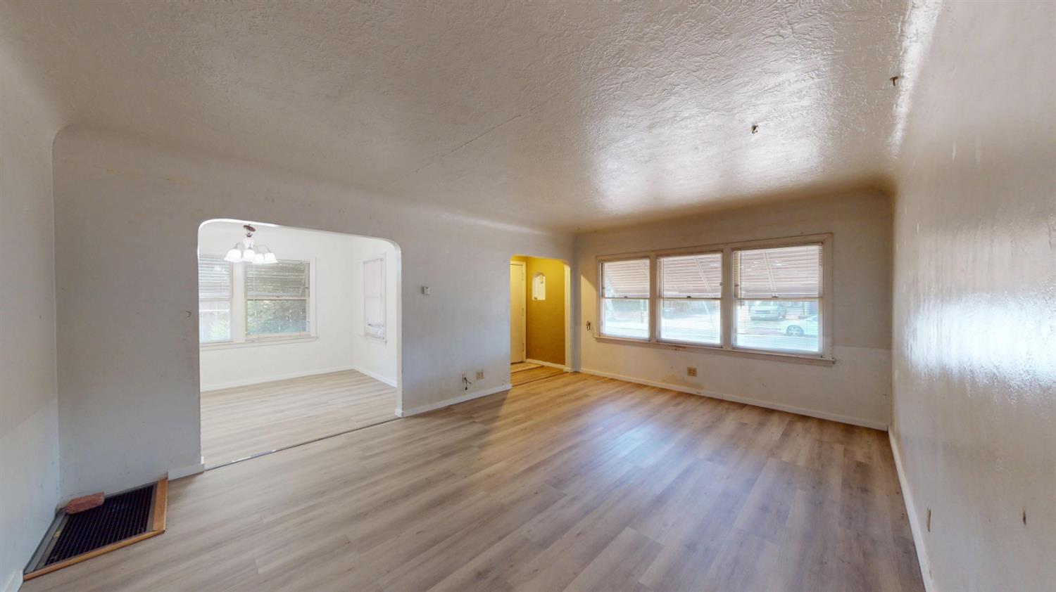 225 Merced Ave, Modesto, CA 95351