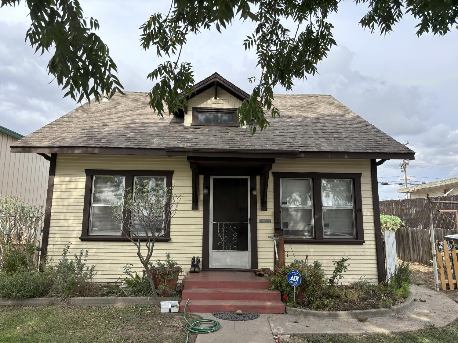 718 6th St, Modesto, CA 95354