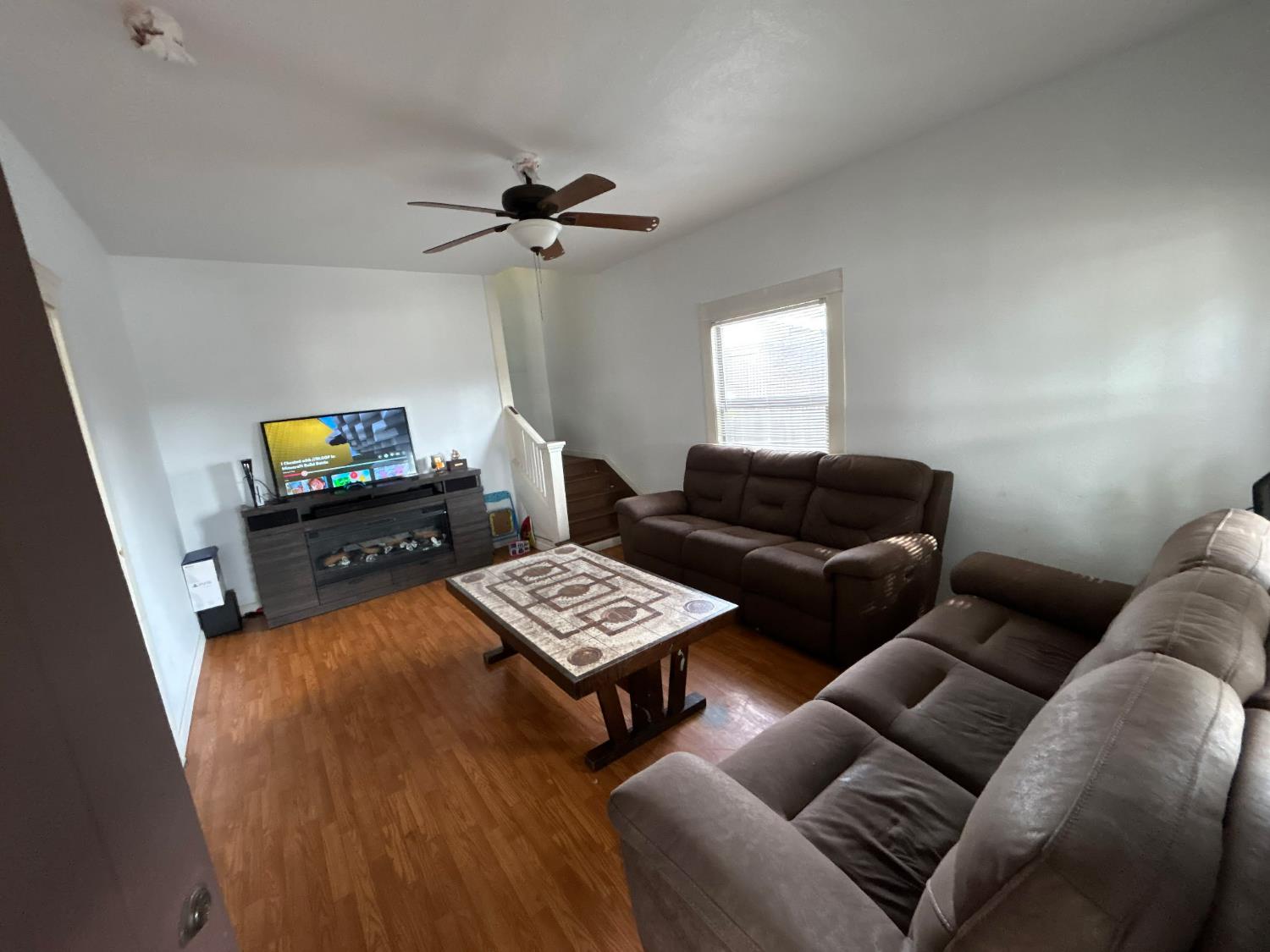 718 6th St, Modesto, CA 95354