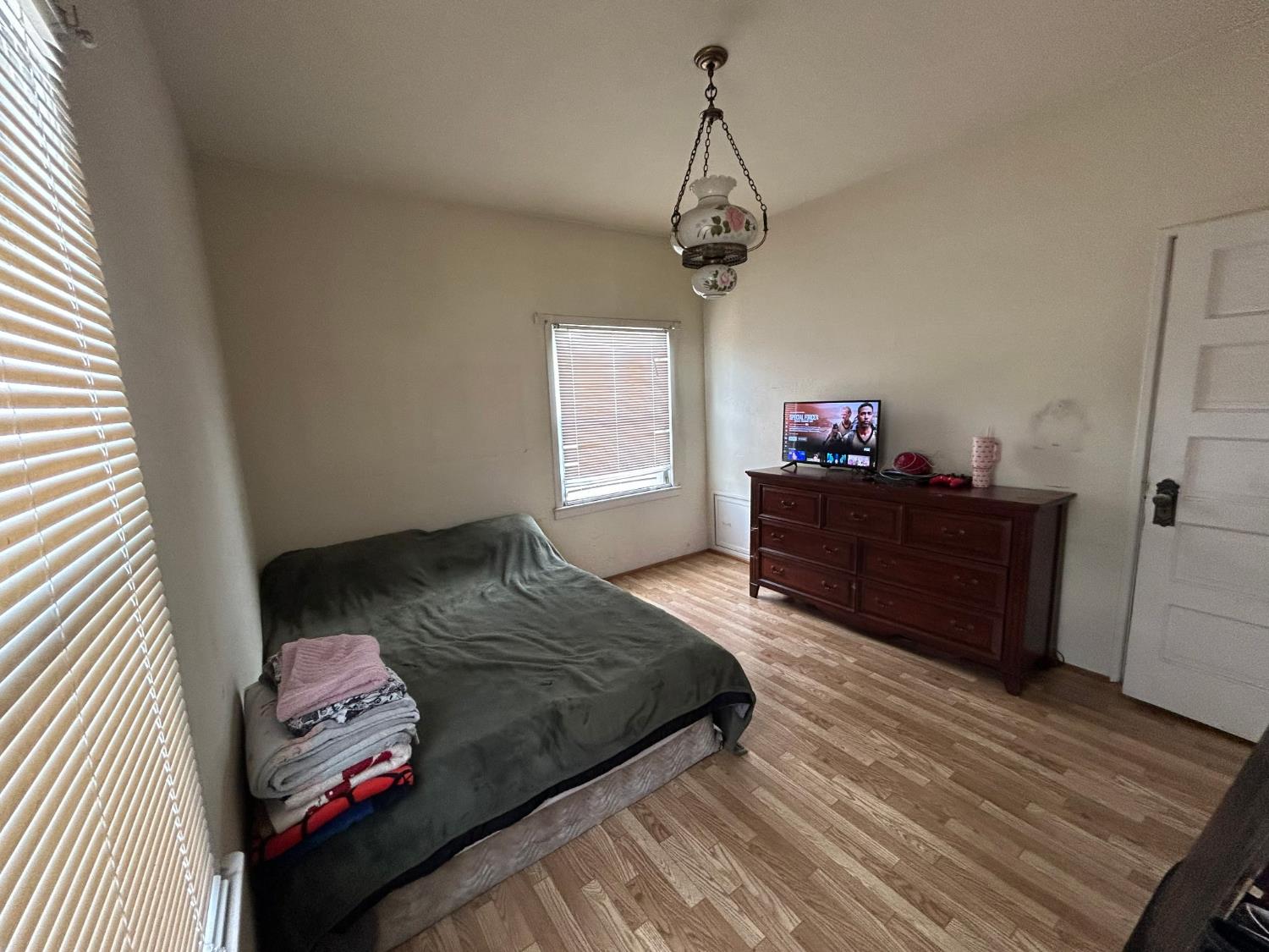 718 6th St, Modesto, CA 95354