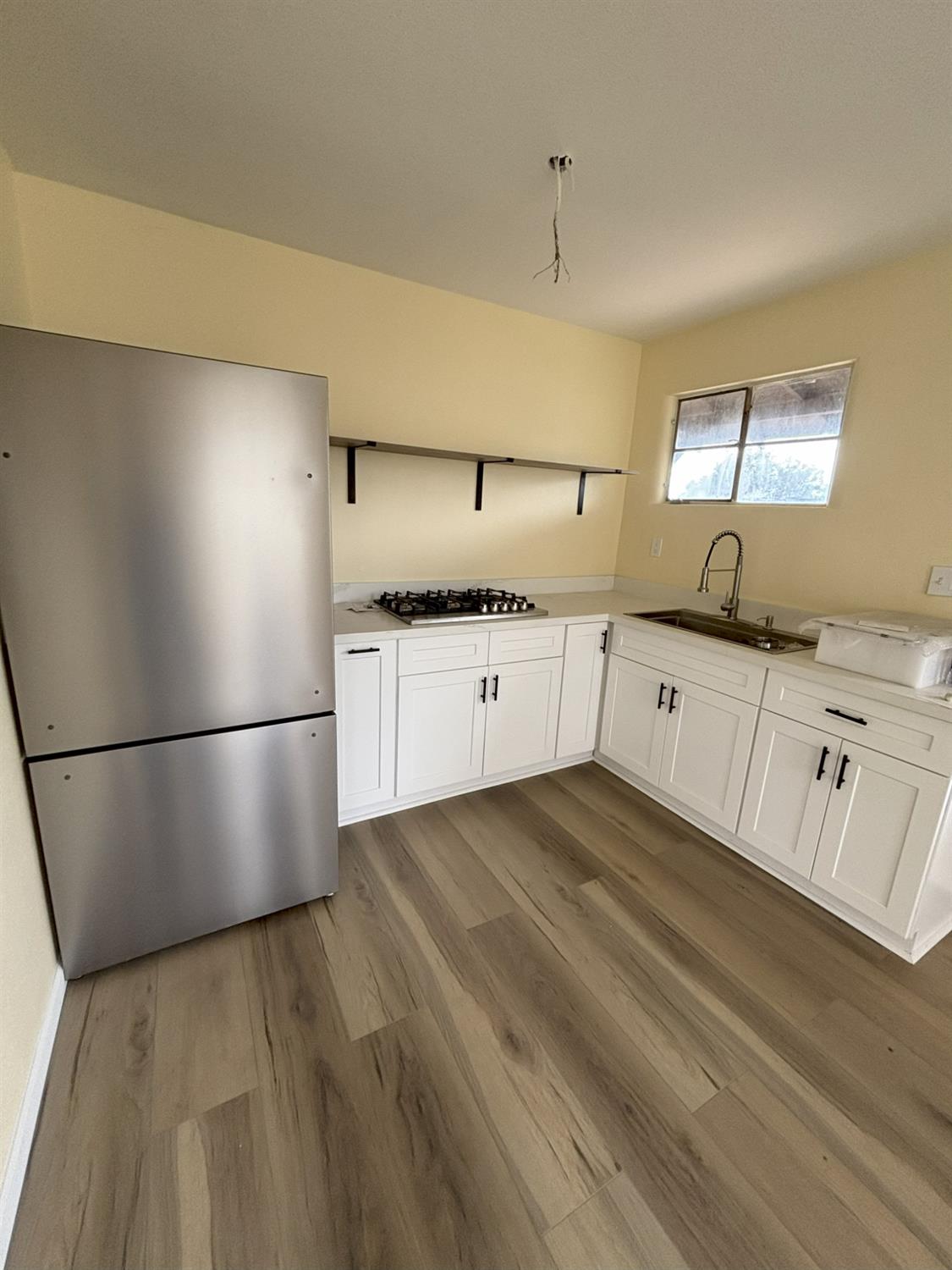 718 6th St, Modesto, CA 95354