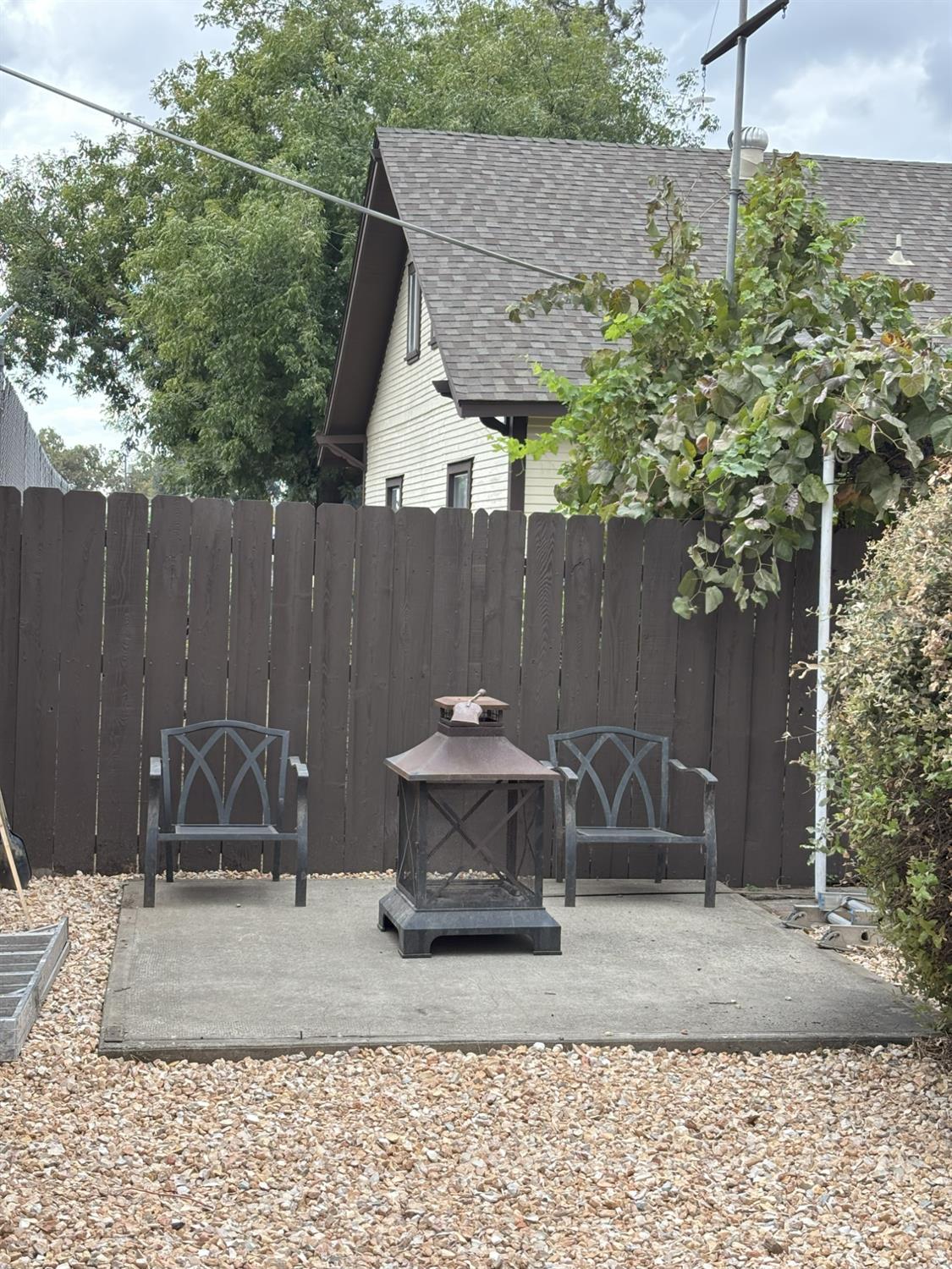 718 6th St, Modesto, CA 95354