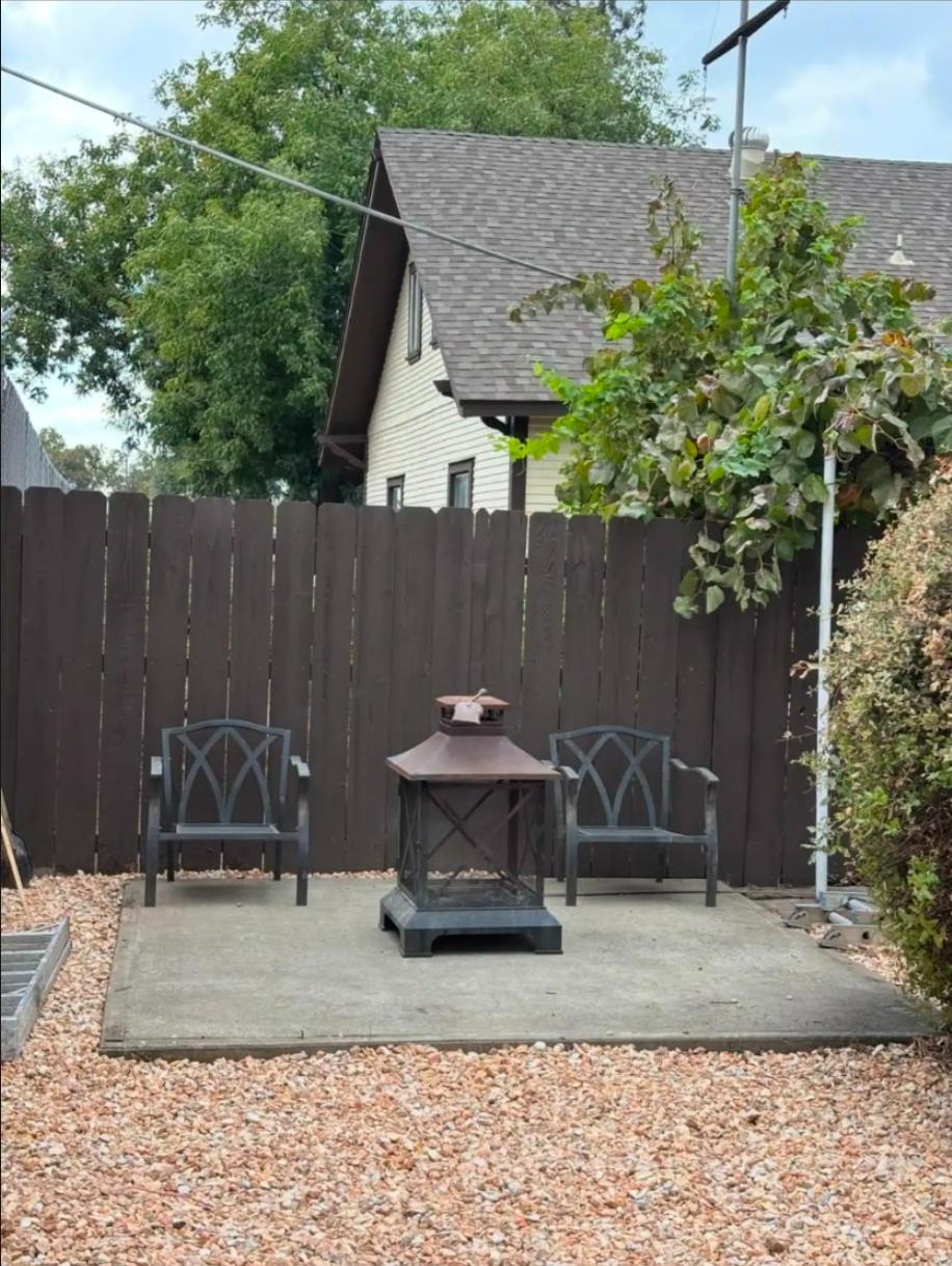 718 6th St, Modesto, CA 95354