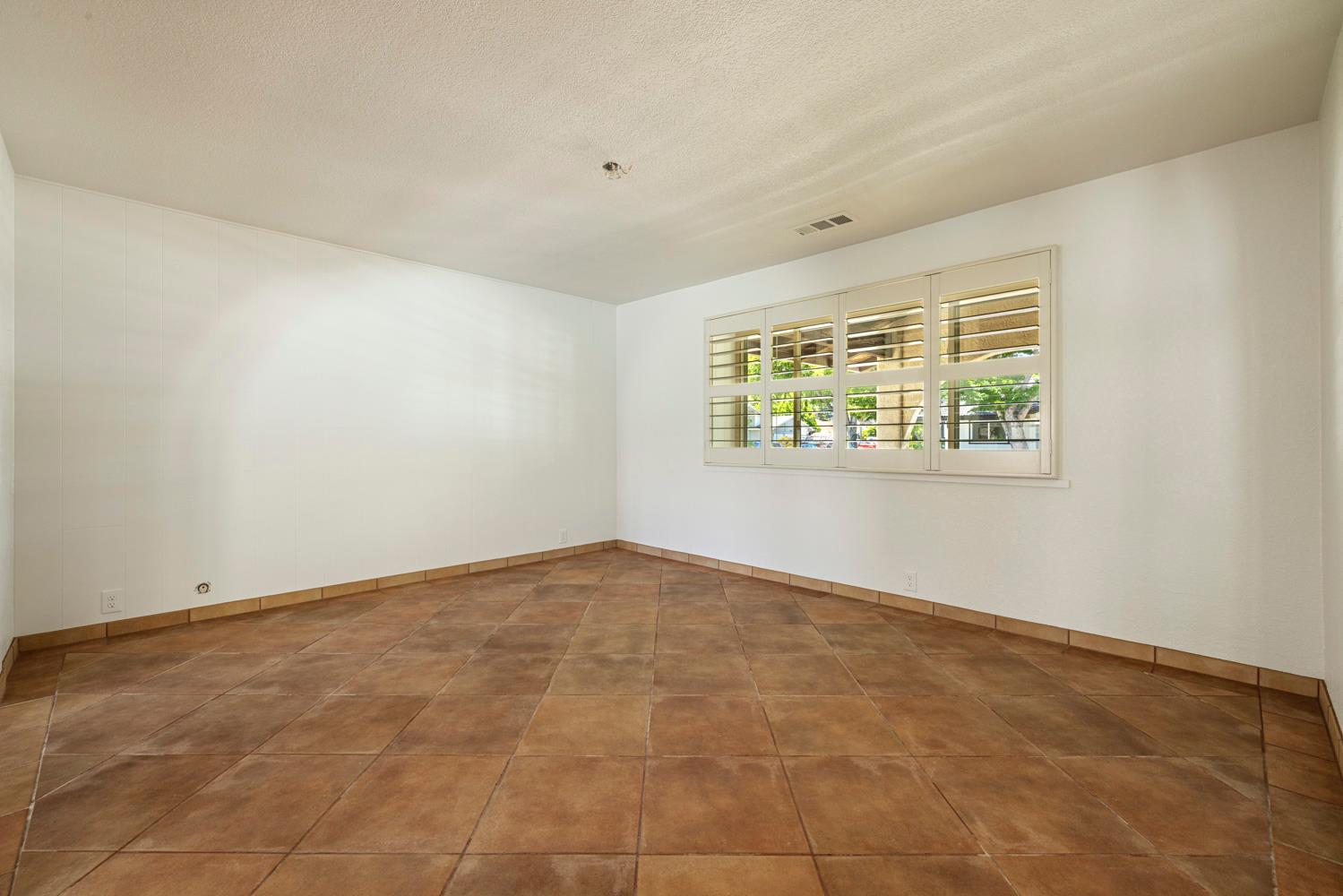 3904 Trillium Ave, Modesto, CA 95356