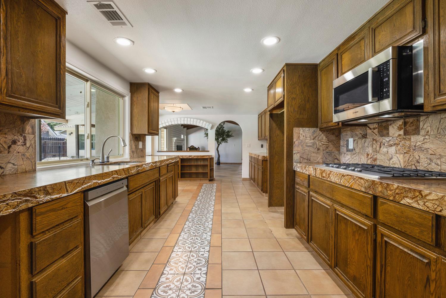 3904 Trillium Ave, Modesto, CA 95356