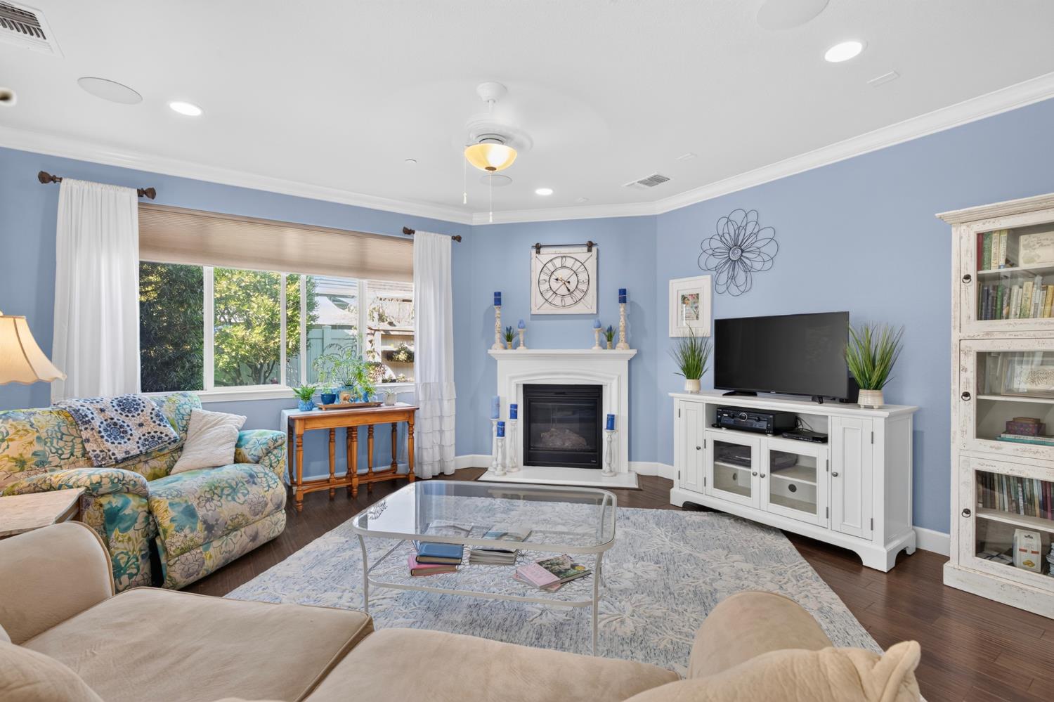 1370 Chestnut Hill Dr, Manteca, CA 95336