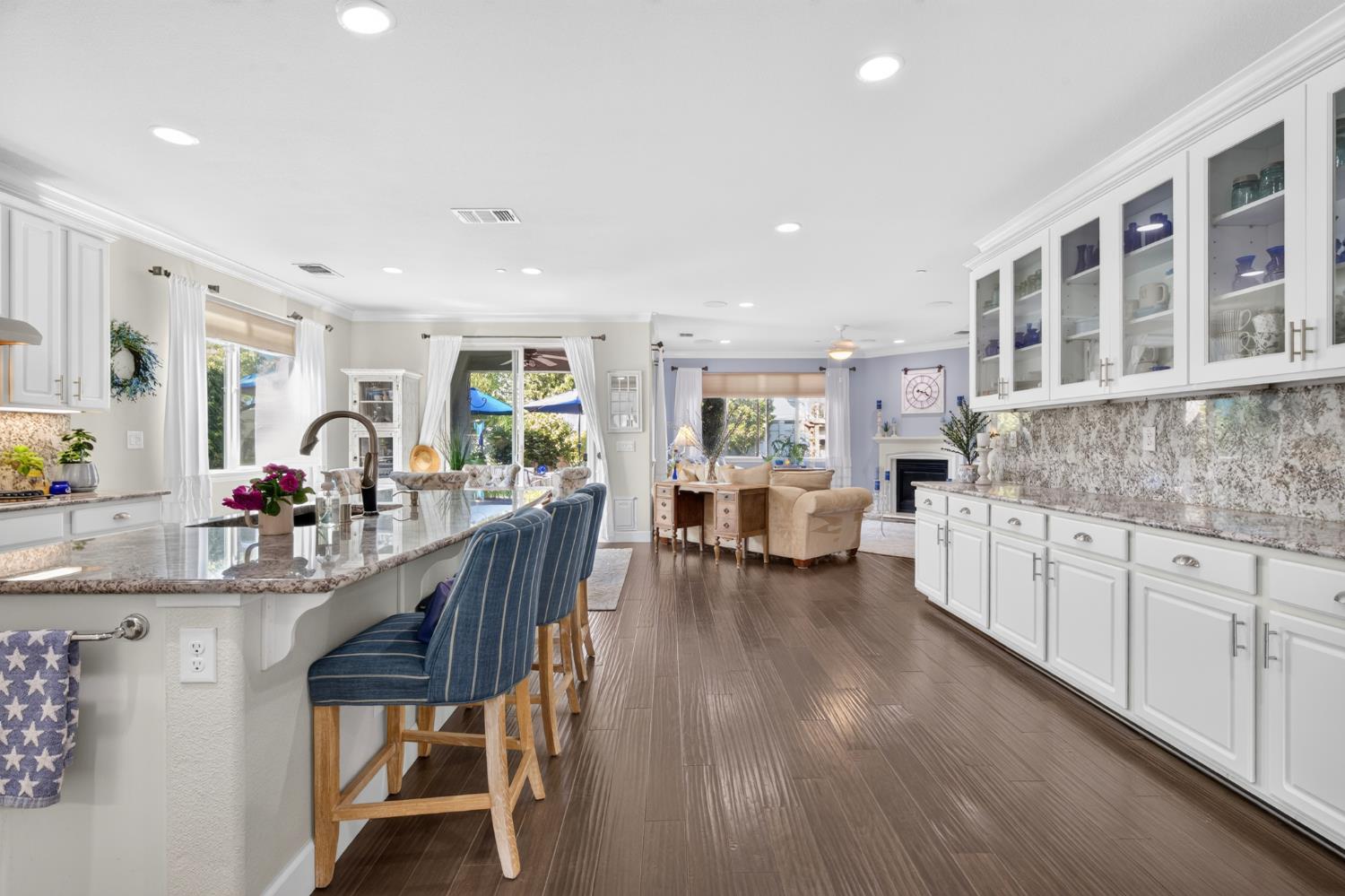 1370 Chestnut Hill Dr, Manteca, CA 95336
