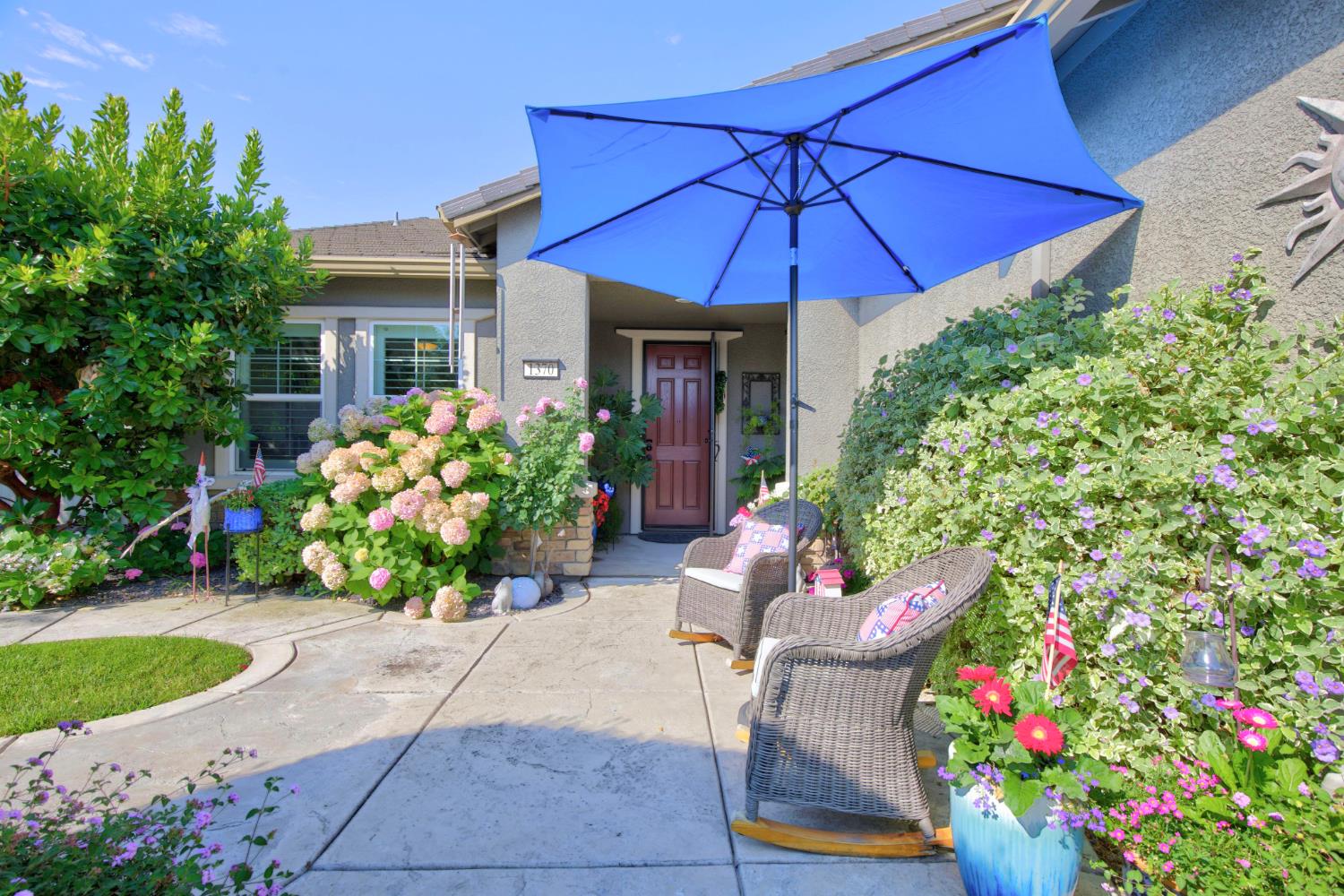 1370 Chestnut Hill Dr, Manteca, CA 95336