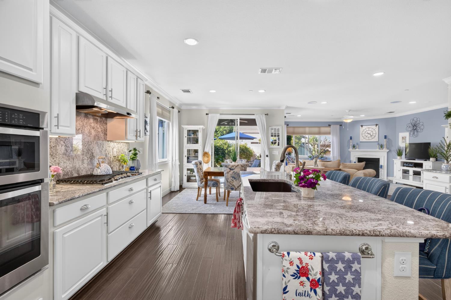 1370 Chestnut Hill Dr, Manteca, CA 95336