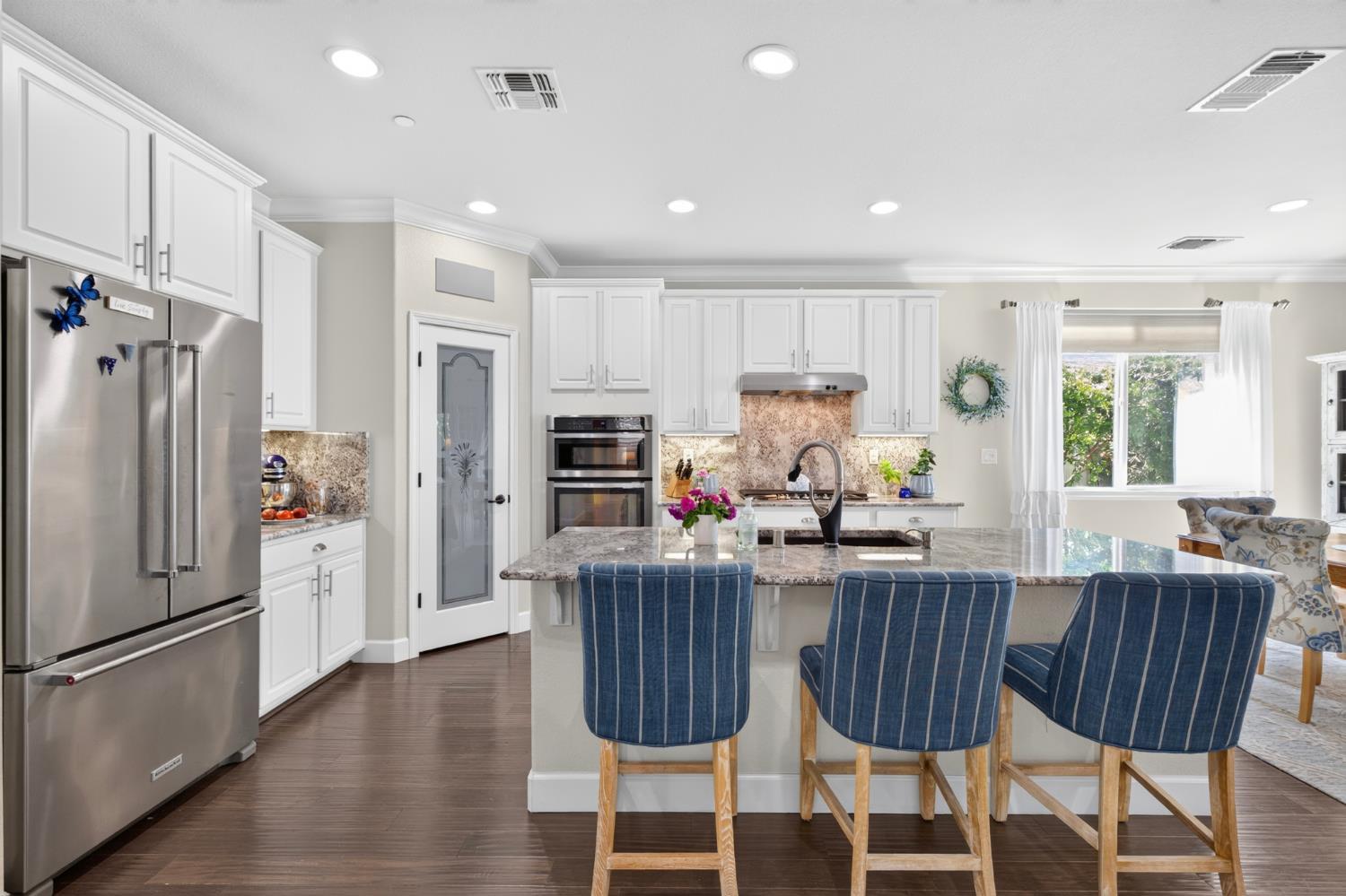 1370 Chestnut Hill Dr, Manteca, CA 95336