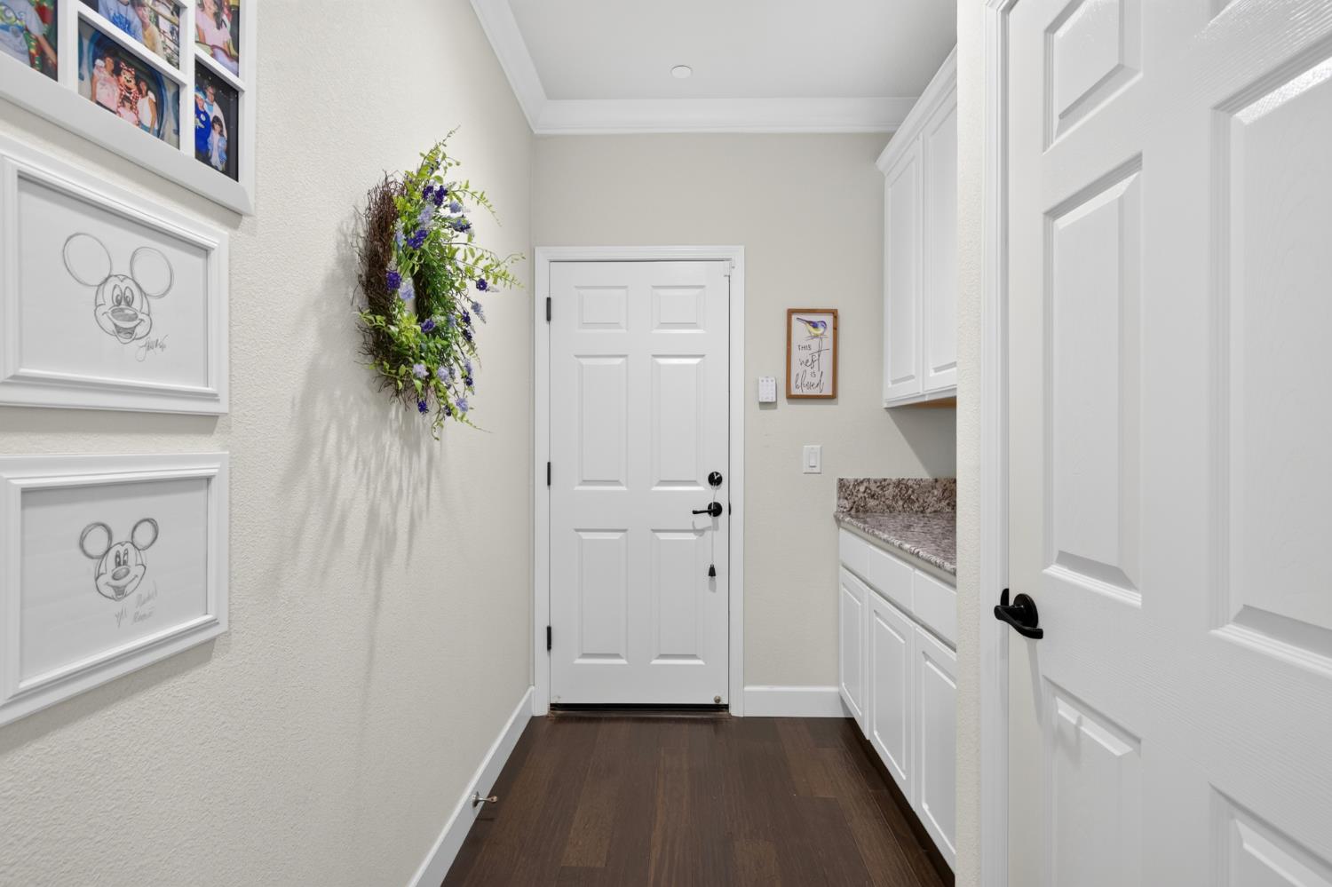 1370 Chestnut Hill Dr, Manteca, CA 95336