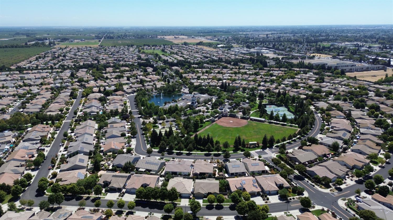 1370 Chestnut Hill Dr, Manteca, CA 95336
