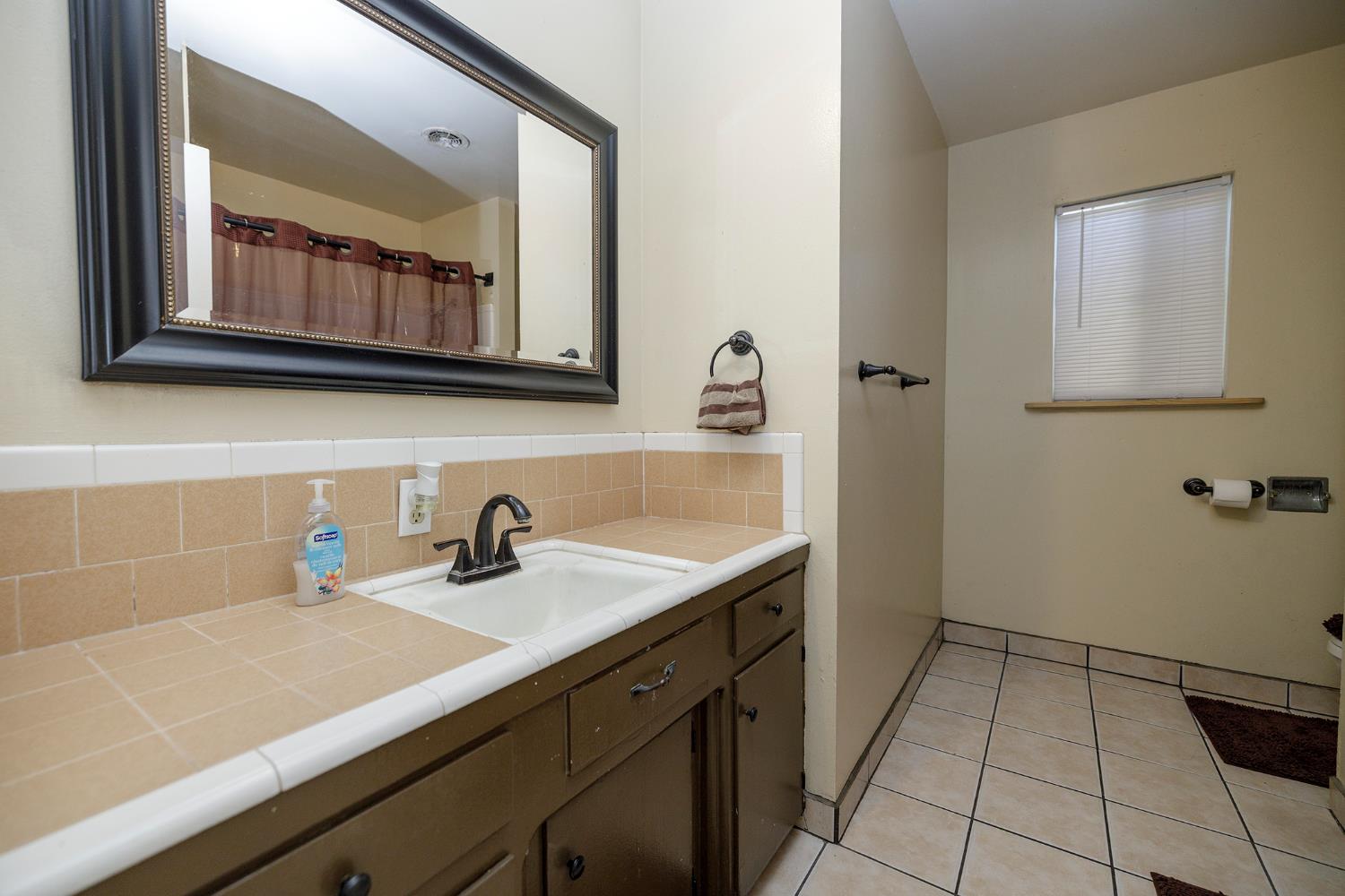 1505 Hamilton Ave, Modesto, CA 95350