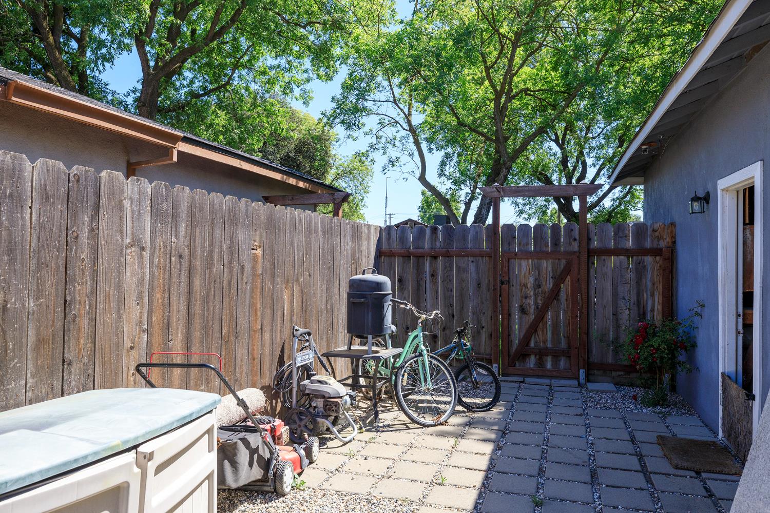1505 Hamilton Ave, Modesto, CA 95350