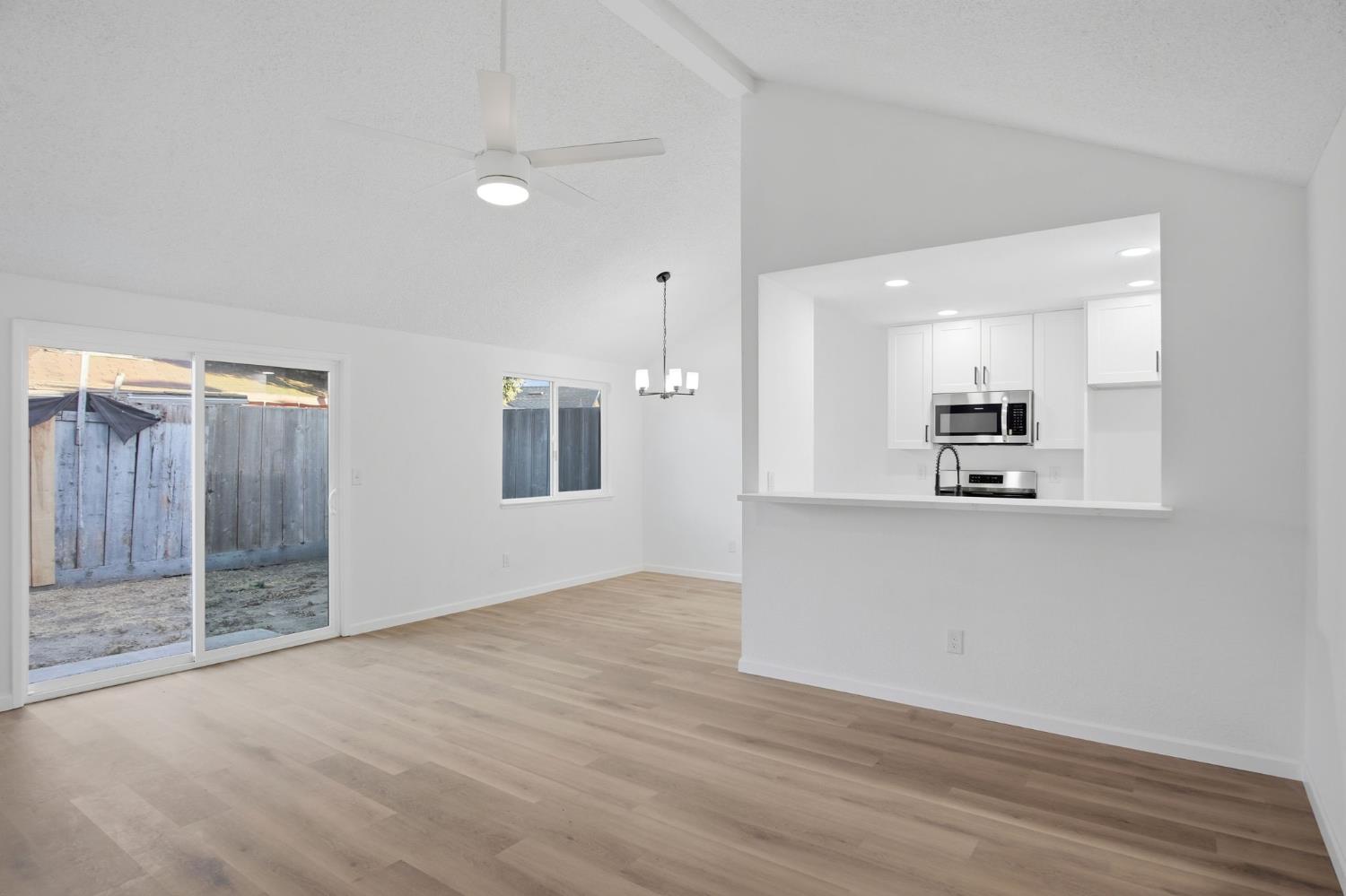 2044 Peggy Ln, Modesto, CA 95351