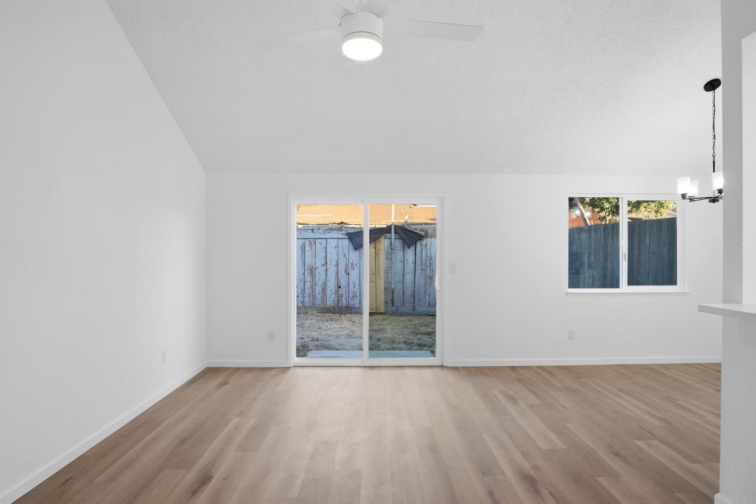 2044 Peggy Ln, Modesto, CA 95351