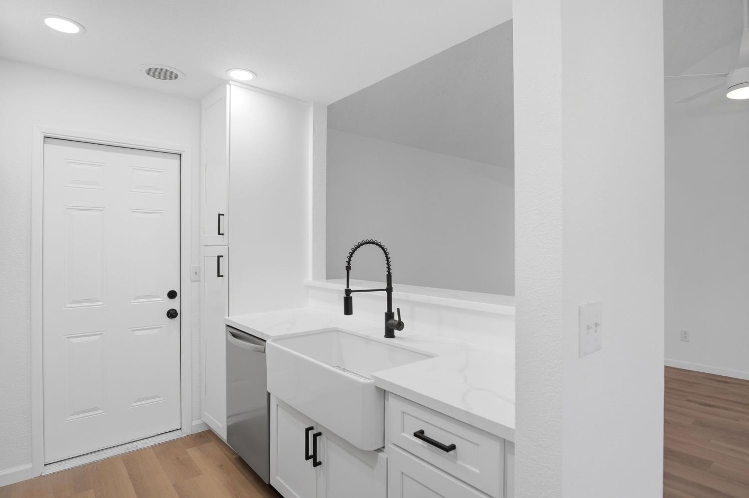 2044 Peggy Ln, Modesto, CA 95351