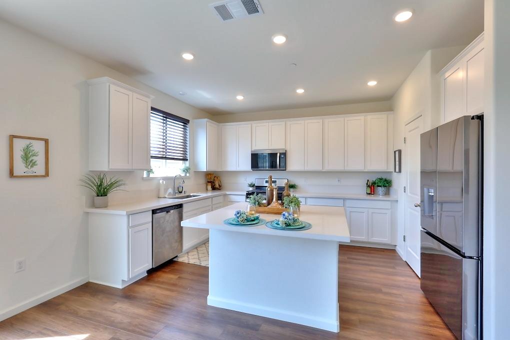 5439 Drawbridge Way, Riverbank, CA 95367