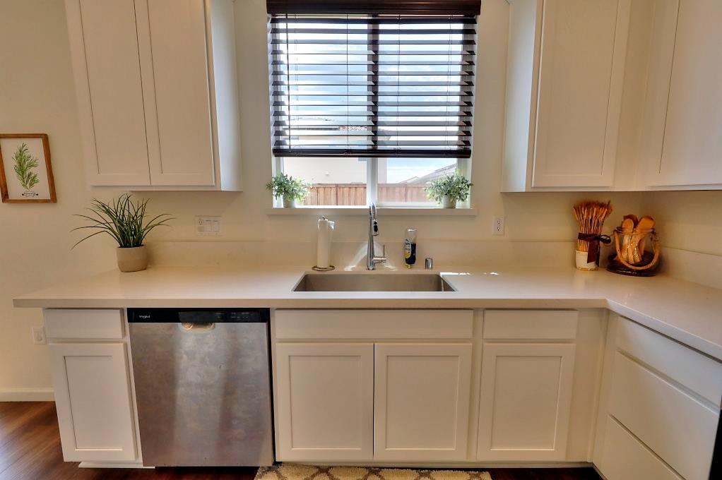 5439 Drawbridge Way, Riverbank, CA 95367