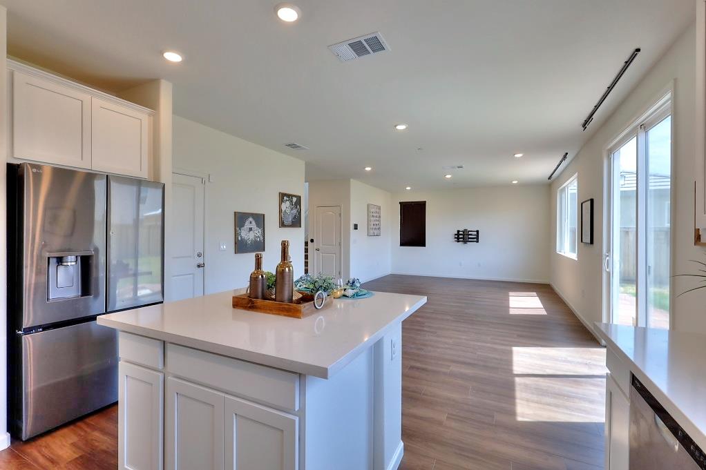 5439 Drawbridge Way, Riverbank, CA 95367