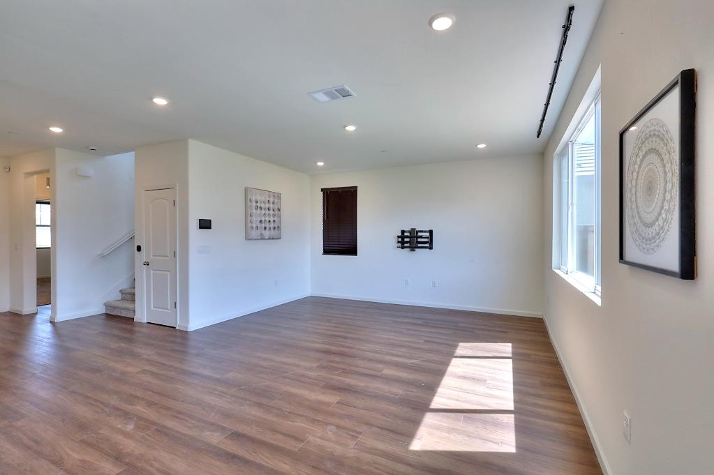 5439 Drawbridge Way, Riverbank, CA 95367