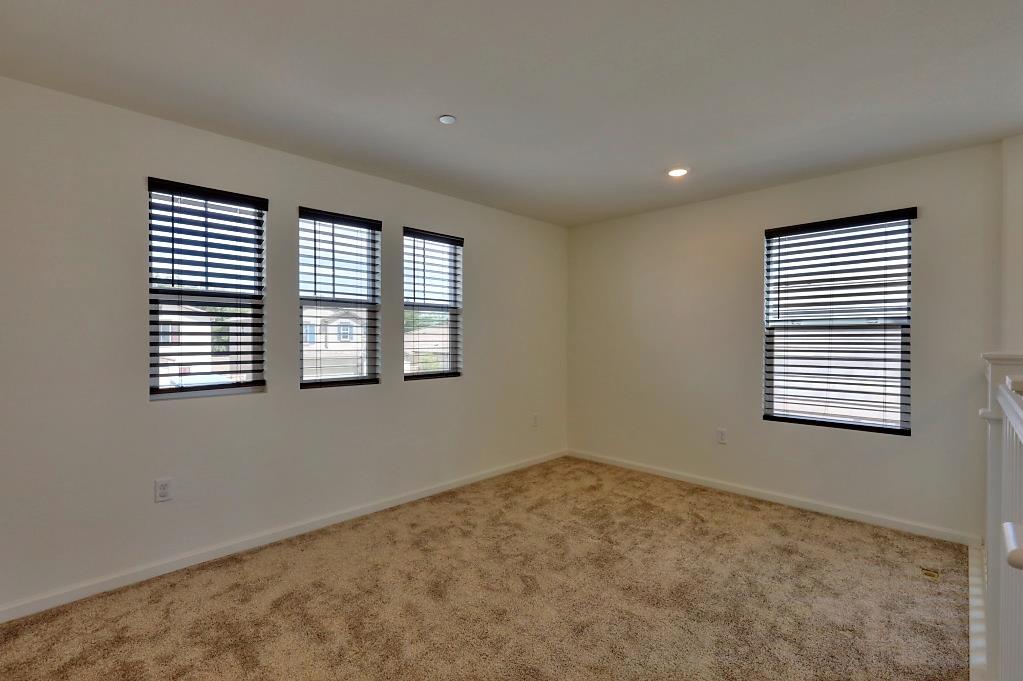 5439 Drawbridge Way, Riverbank, CA 95367