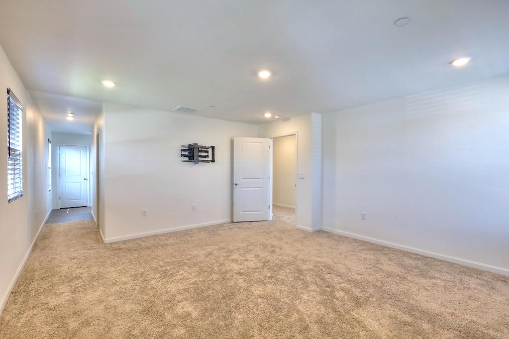 5439 Drawbridge Way, Riverbank, CA 95367
