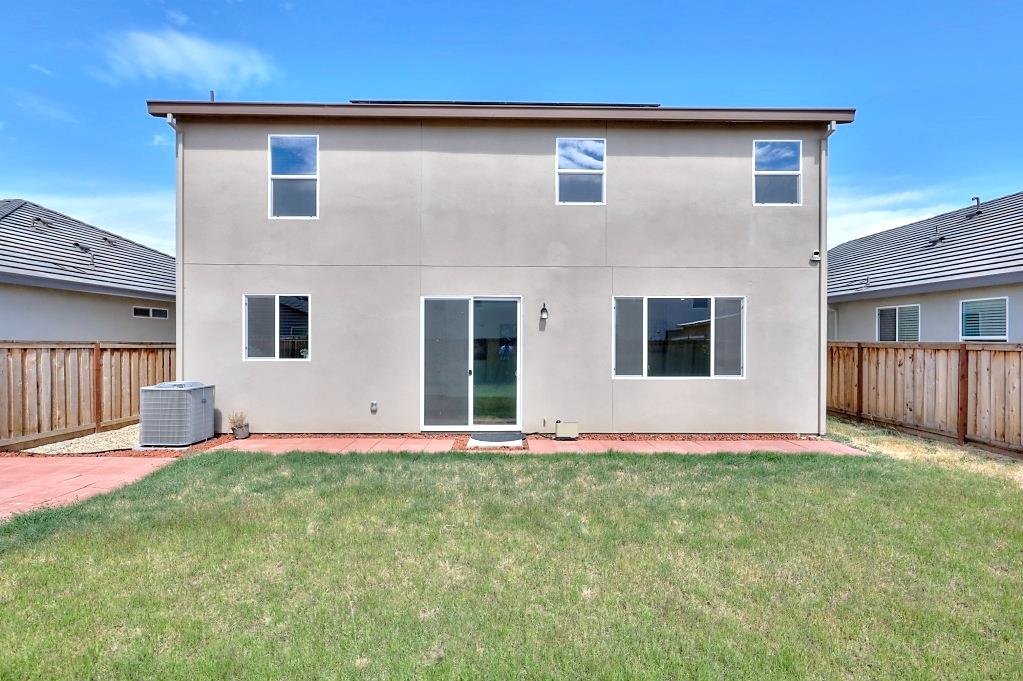 5439 Drawbridge Way, Riverbank, CA 95367