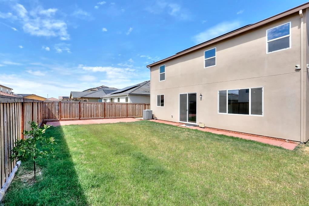 5439 Drawbridge Way, Riverbank, CA 95367