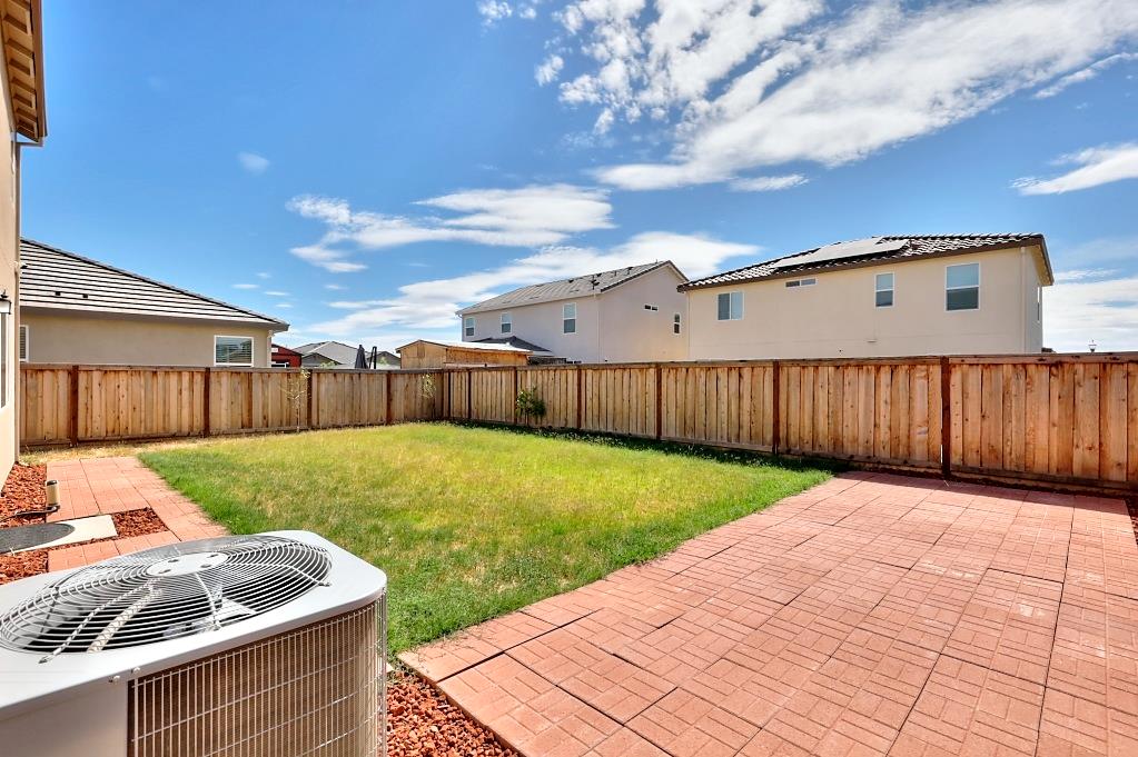 5439 Drawbridge Way, Riverbank, CA 95367