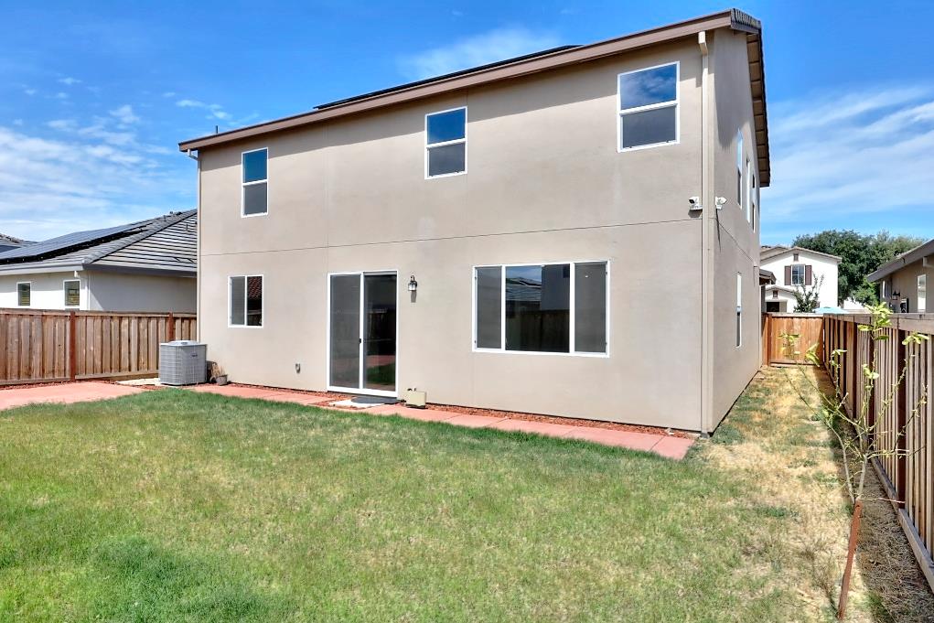 5439 Drawbridge Way, Riverbank, CA 95367
