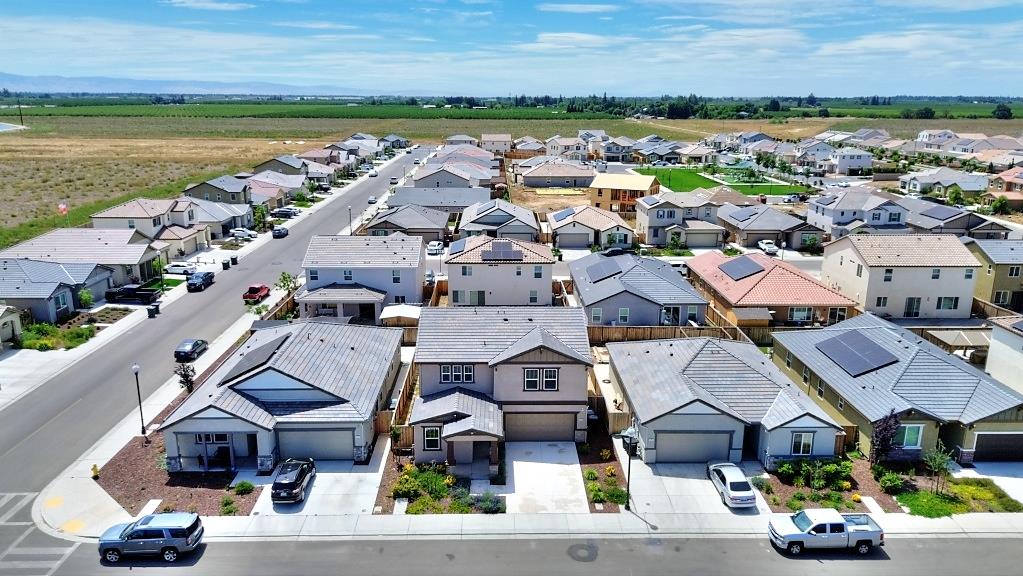 5439 Drawbridge Way, Riverbank, CA 95367