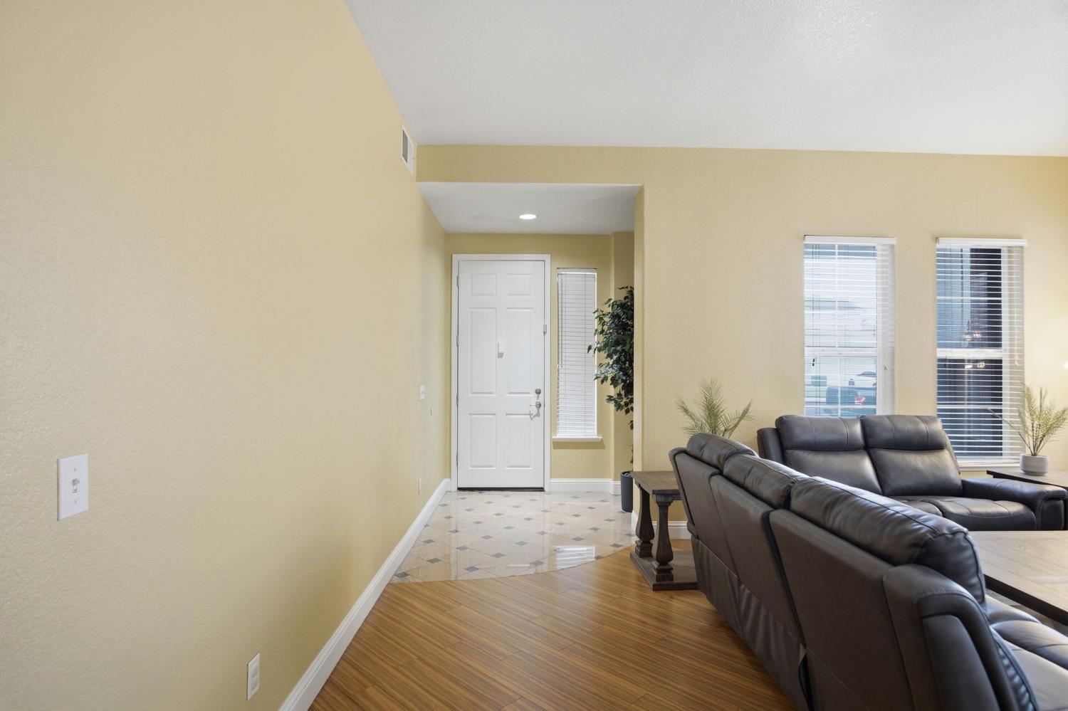 1501 Tristan Ct, Hughson, CA 95326