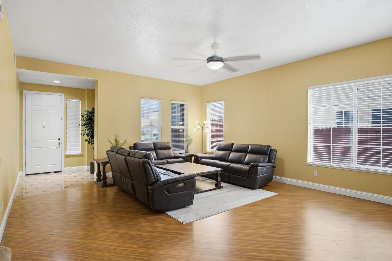 1501 Tristan Ct, Hughson, CA 95326