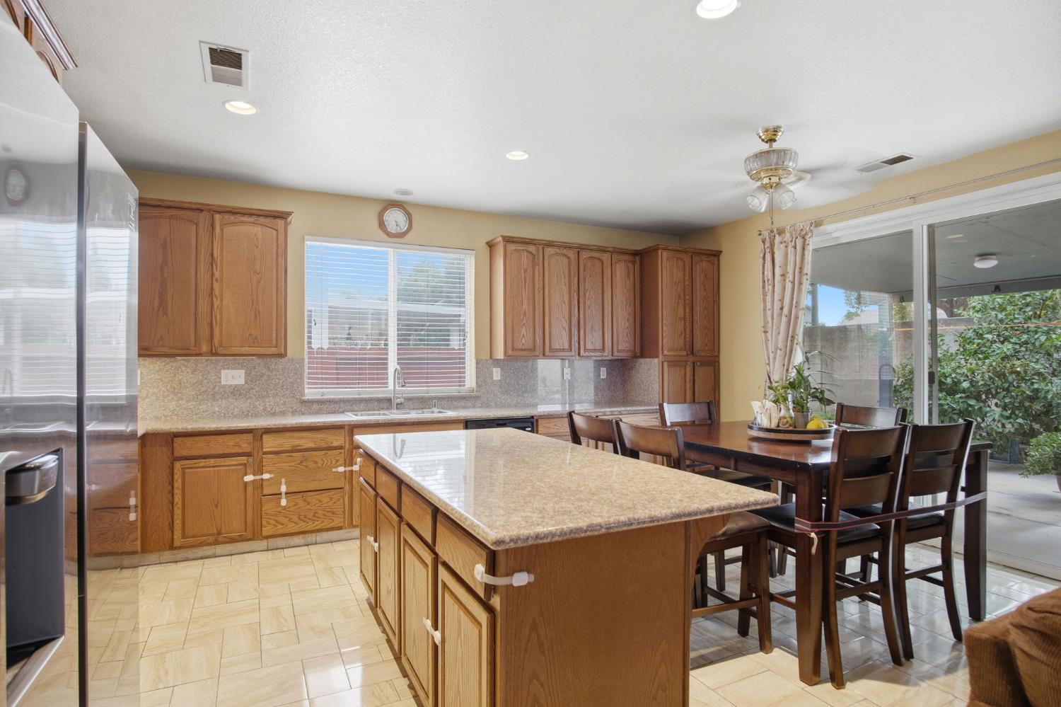 1501 Tristan Ct, Hughson, CA 95326