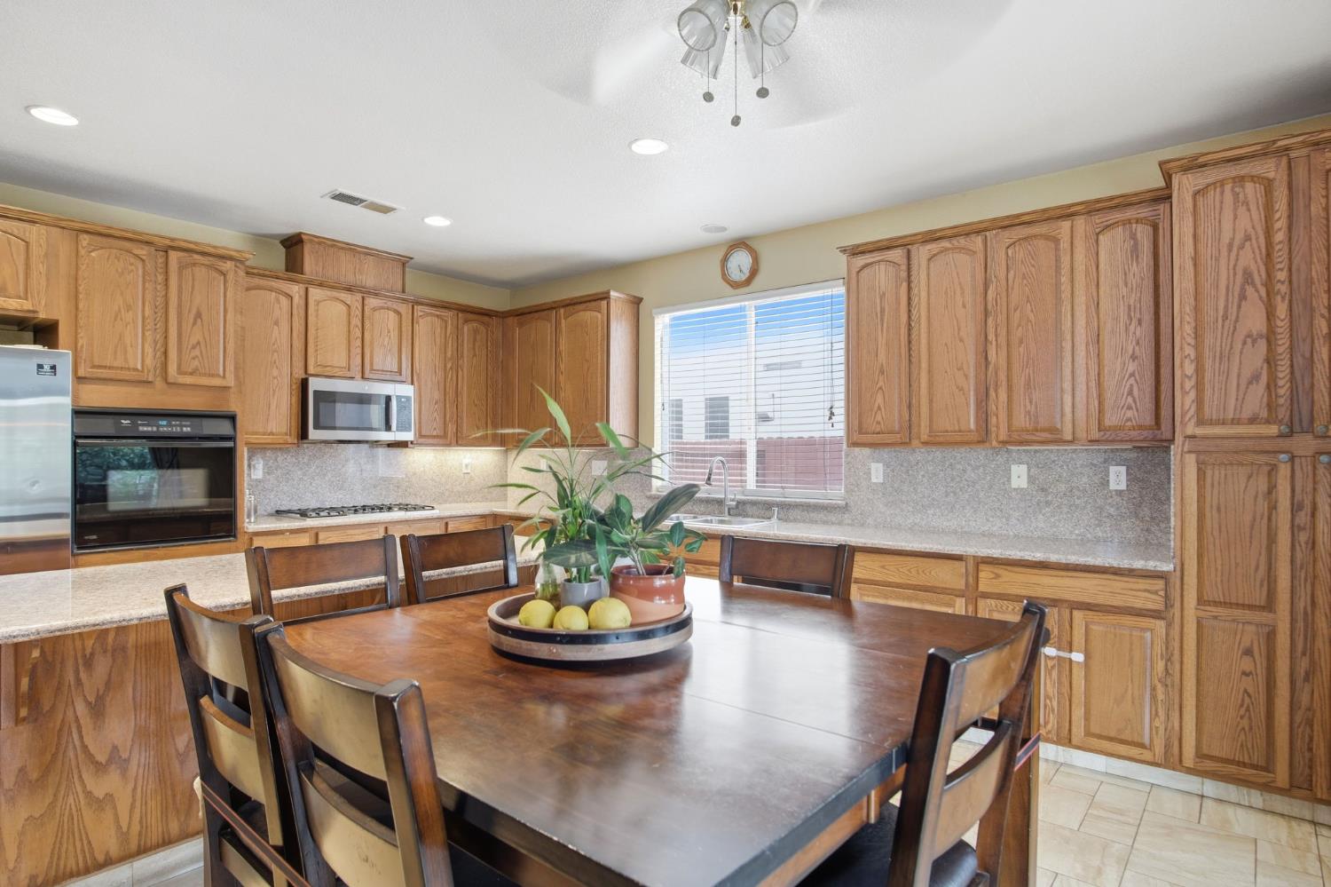 1501 Tristan Ct, Hughson, CA 95326