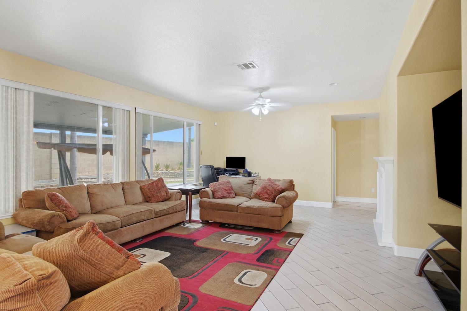 1501 Tristan Ct, Hughson, CA 95326