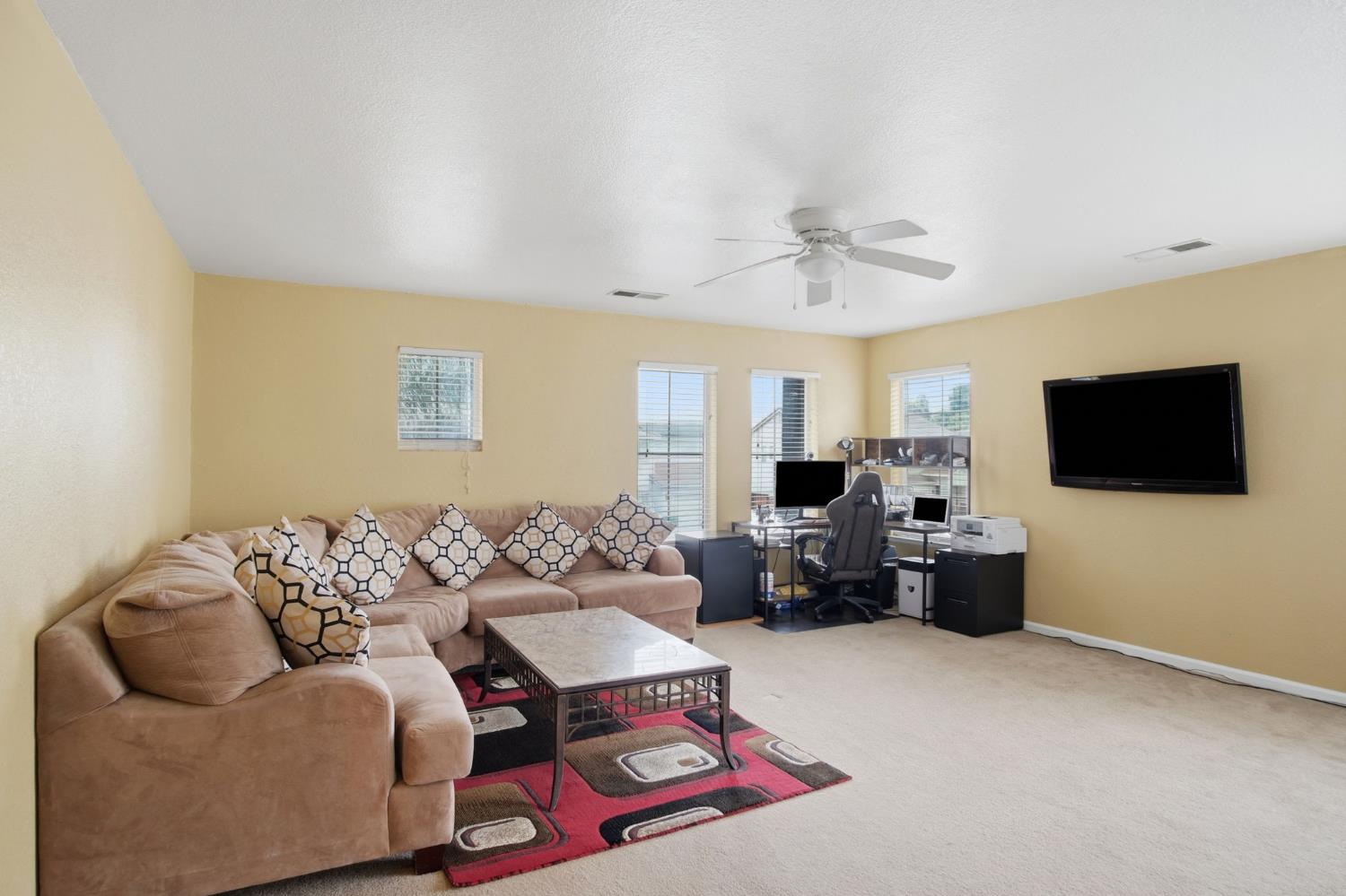 1501 Tristan Ct, Hughson, CA 95326
