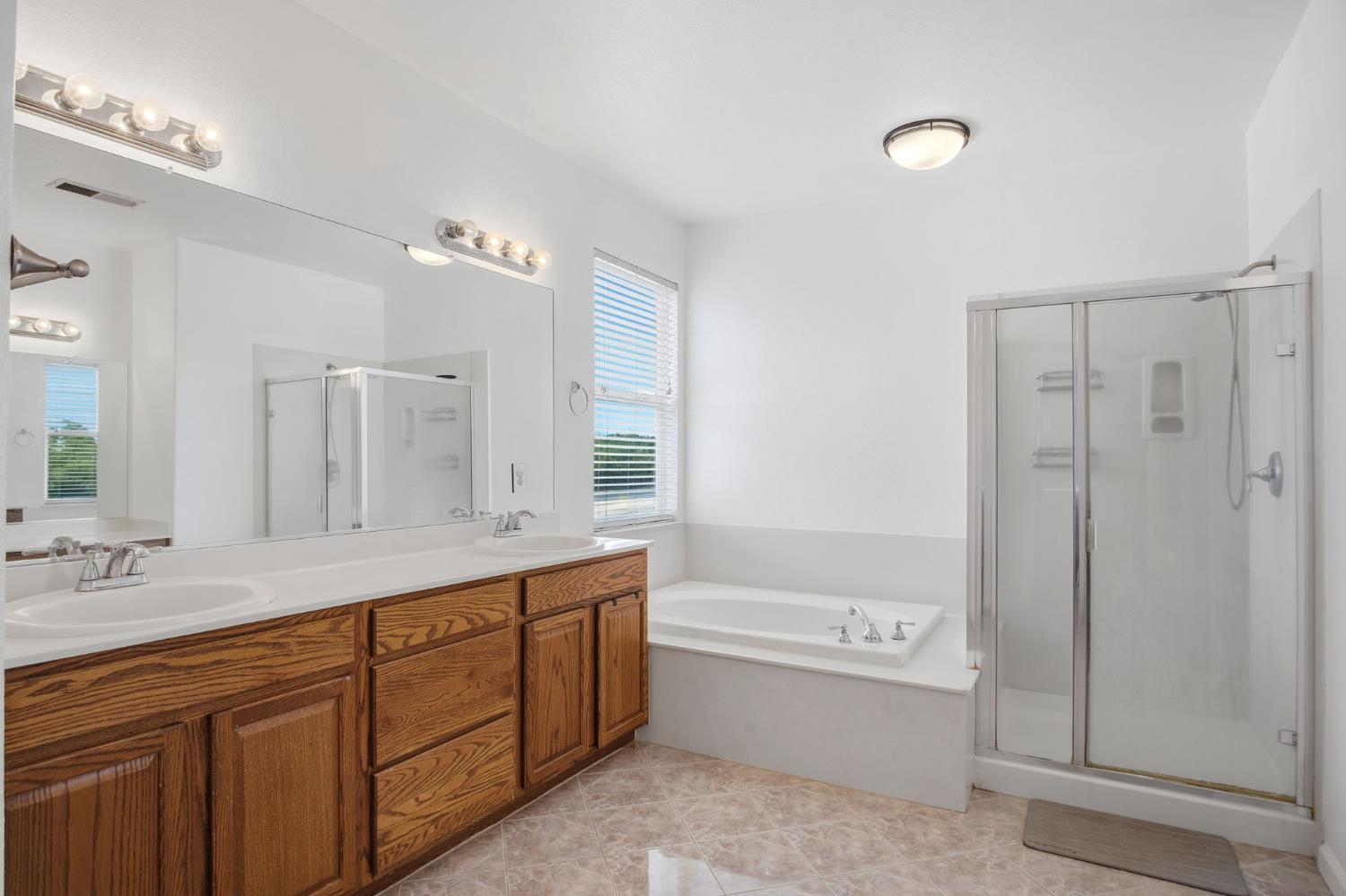 1501 Tristan Ct, Hughson, CA 95326